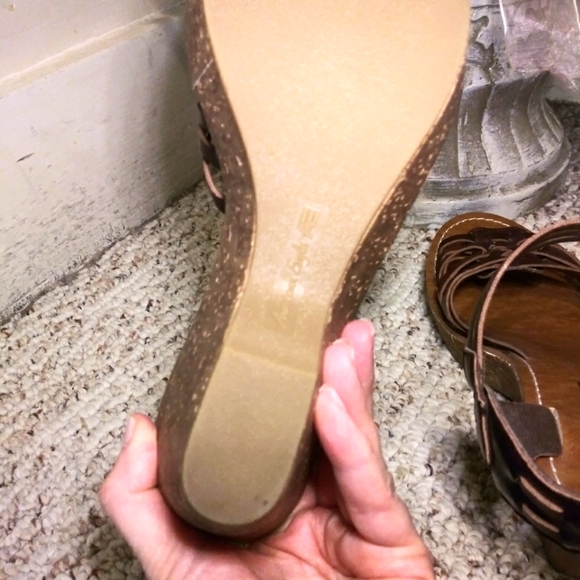 3/$18 American Eagle Brown Boho Faux Leather Espadrille Cork Platform Sandals - Picture 10 of 11